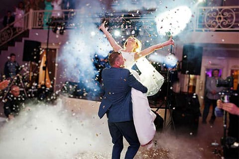 Tanzendes Brautpaar - All Inclusive Paket und Preise Hochzeit DJ