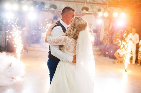 Tanzendes Brautpaar - Bestseller Paket und Preise Hochzeit DJ